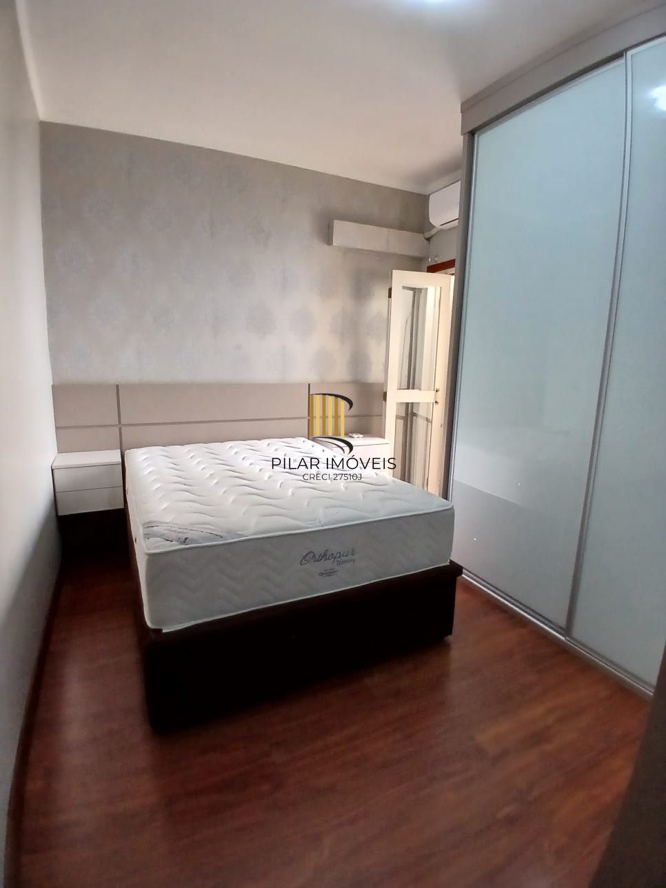 Apartamento de 02 dormitórios no bairro Independencia em Porto Alegre /RS.