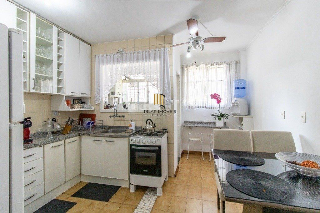 Apartamento de 77m², Bairro Menino Deus
