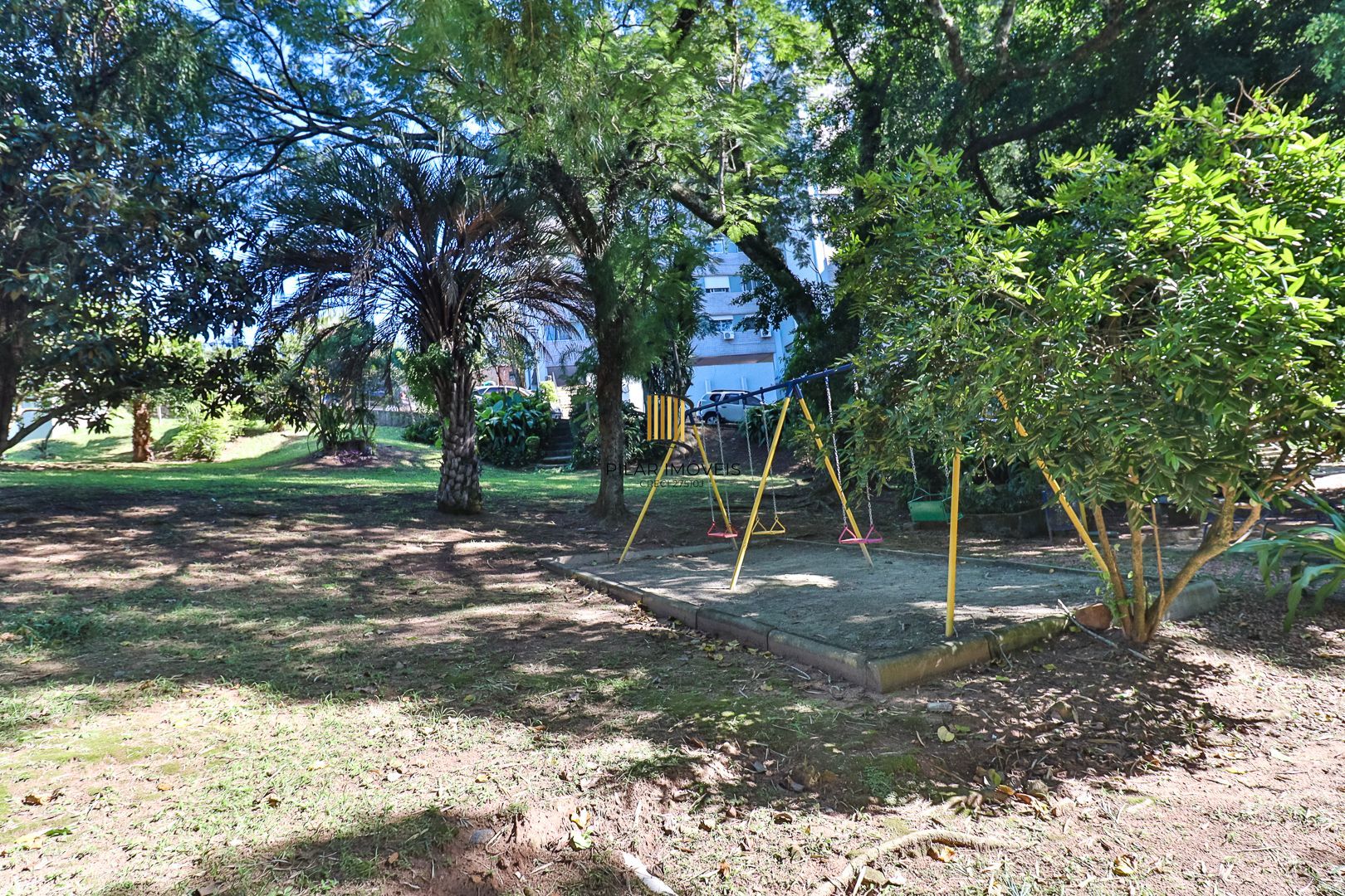 Apartamento para venda de 3 dormitórios, no bairro Teresópolis em Porto Alegre/RS.