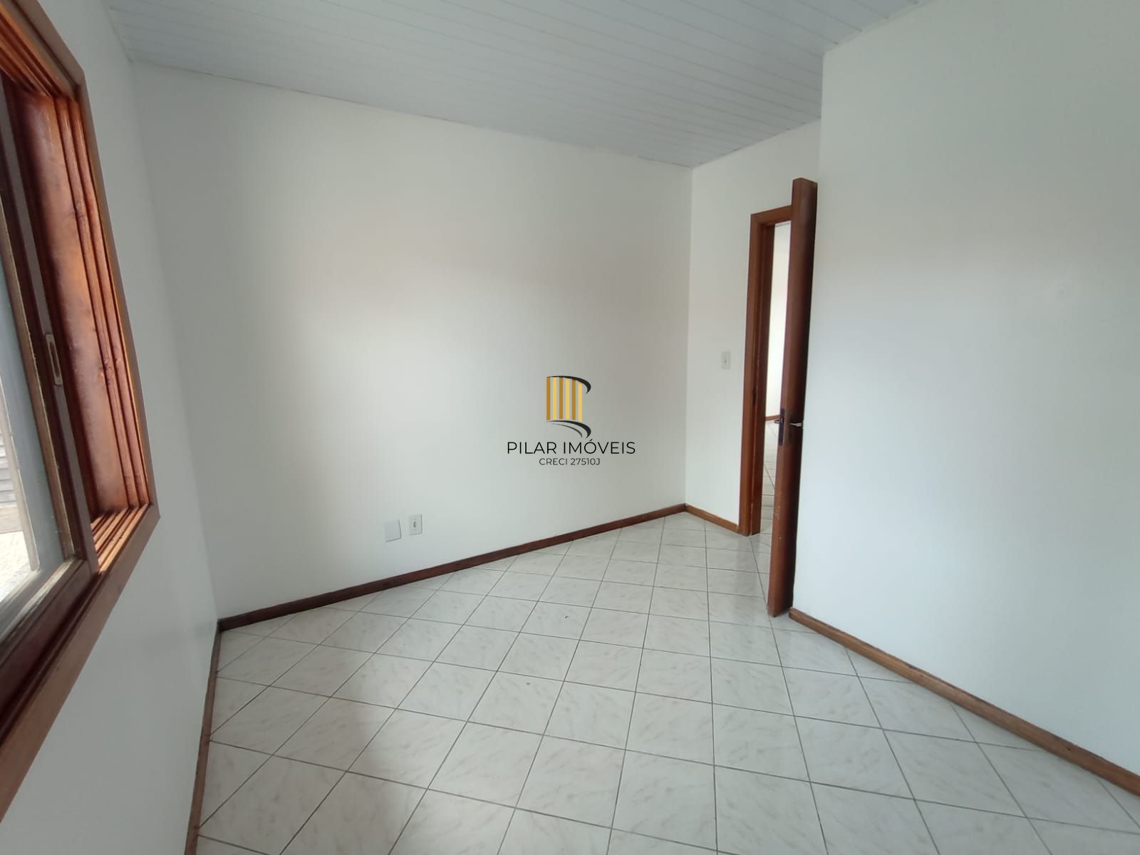 Casa 2 dormitórios no bairro Hípica