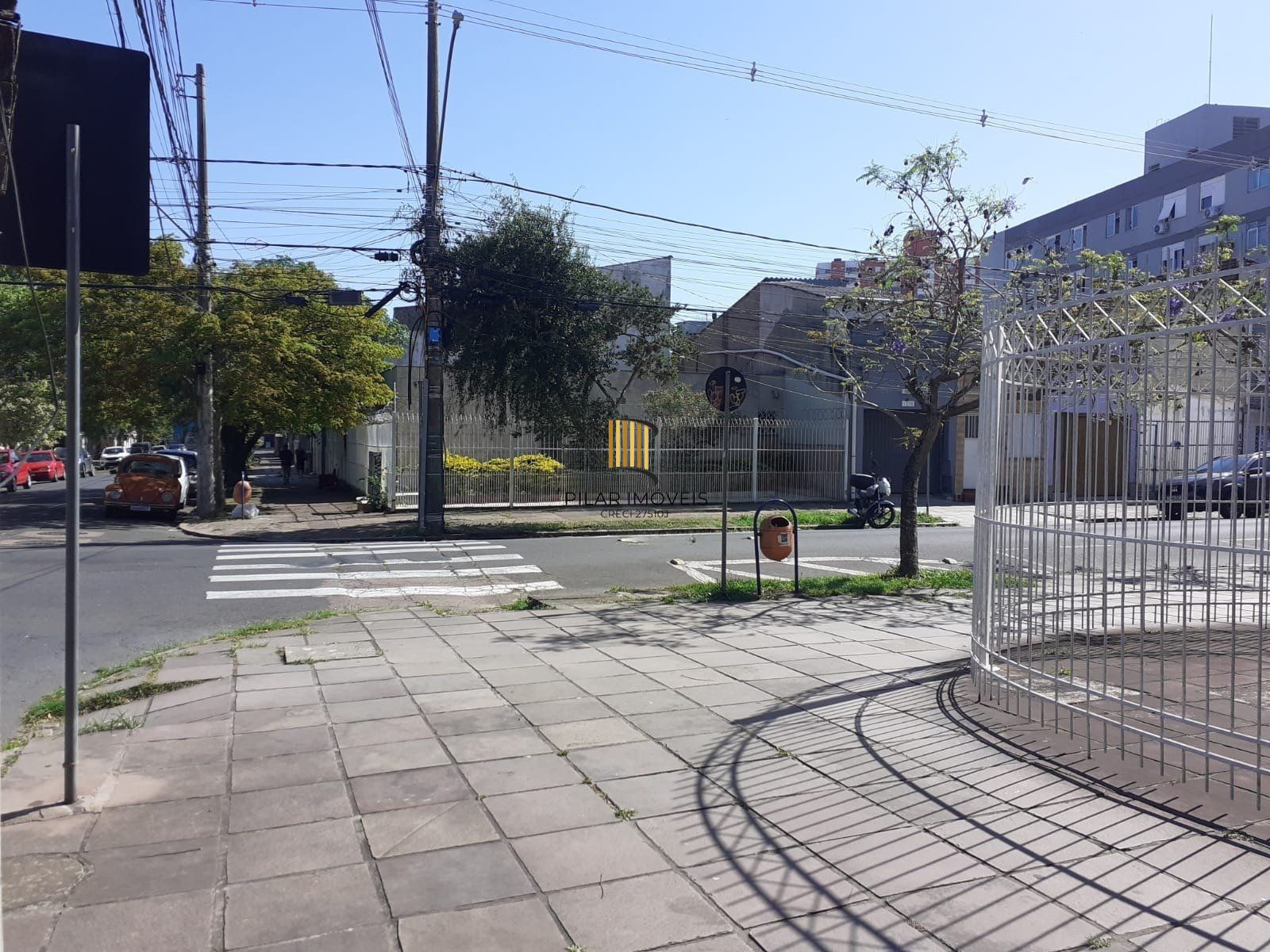Casa com 3 quartos, 4 vagas e 159m² - Rua General Caldwell - Menino Deus, Porto Alegre
