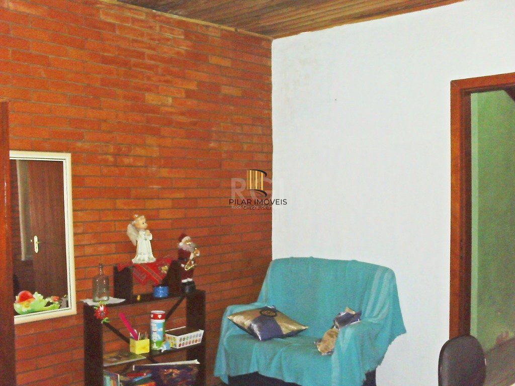 Casa para Venda - 140m², 3 dormitórios, sendo 1 suites, 2 vagas - Morro Santana