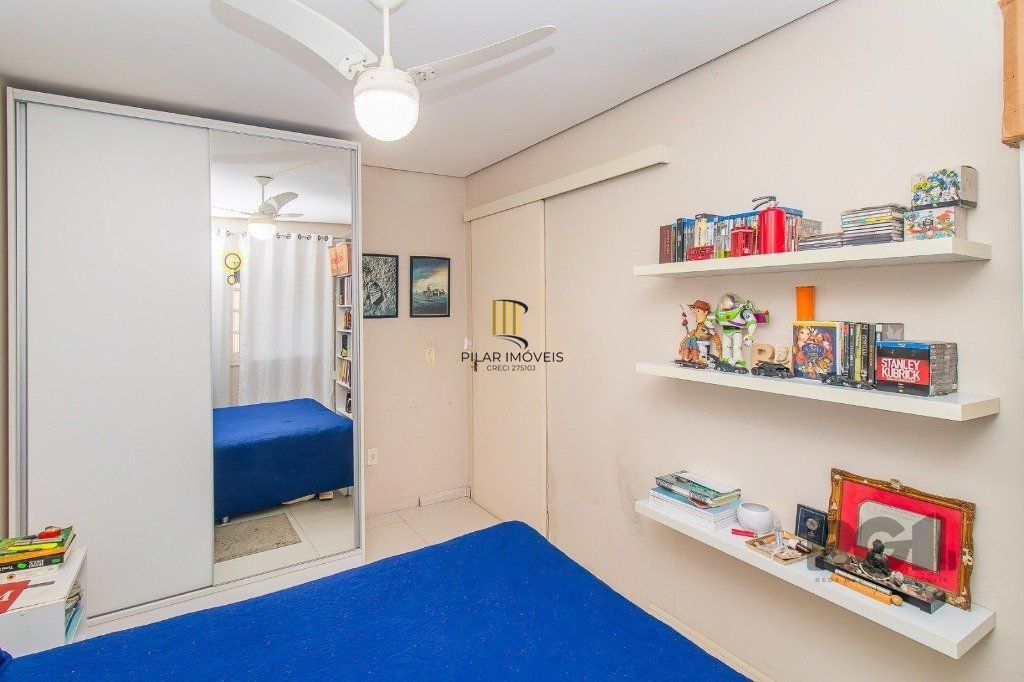 Casa com 4 dormitórios, 3 vagas no bairro Santo Antônio