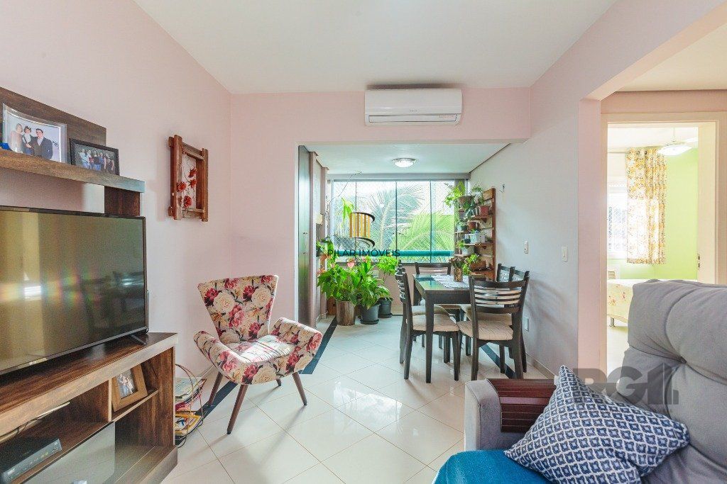 Apartamento 2 dormitórios  com 1 vaga no bairro Teresópolis em Porto Alegre
