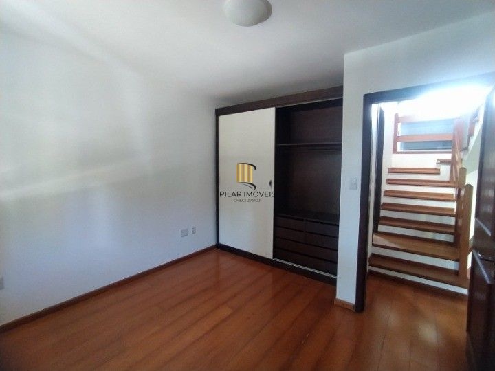 Casa de Condomínio 3 dormitórios no bairro Cristal