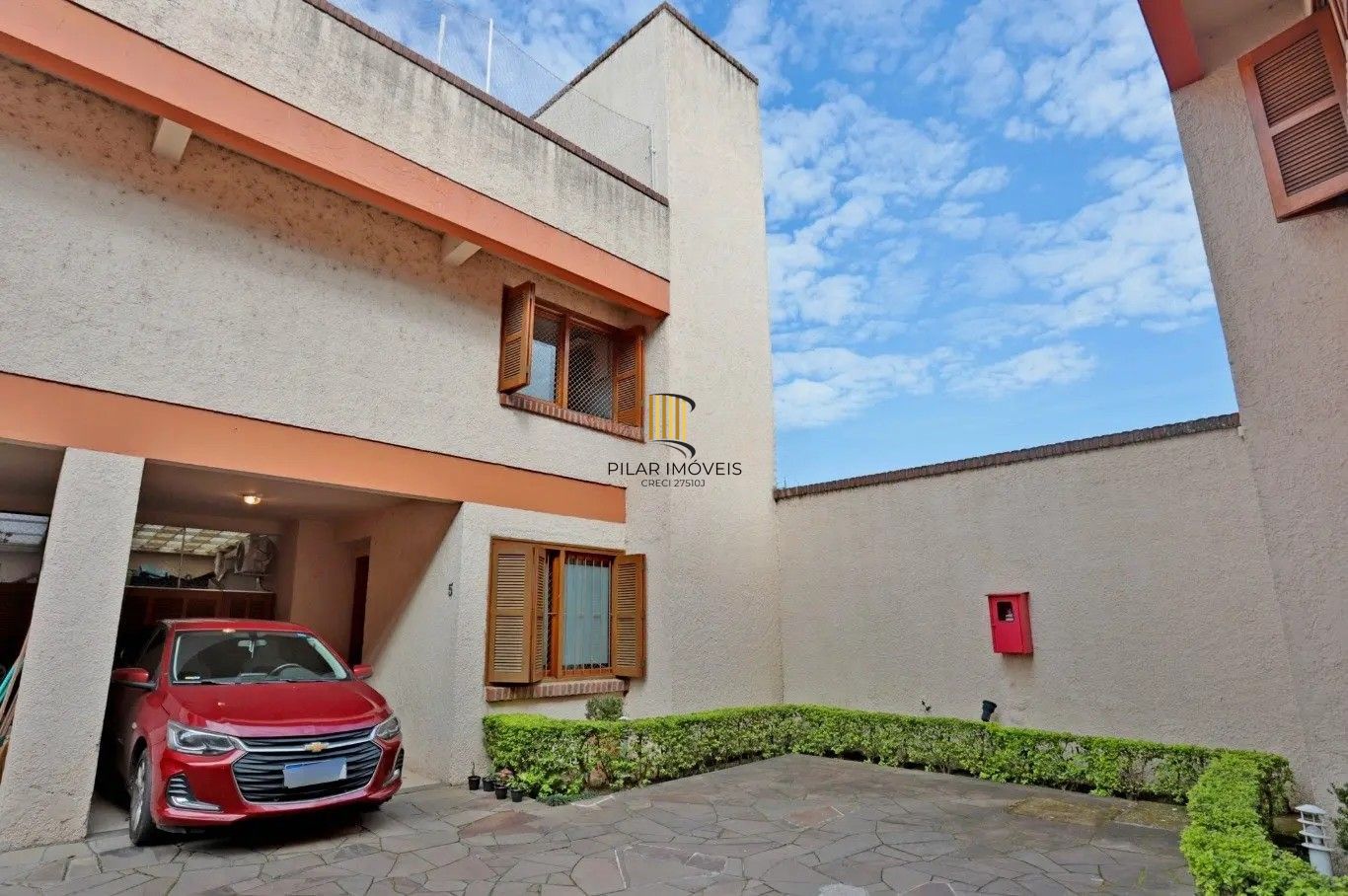 Casa de Condomínio 2 dormitórios no bairro Camaquã