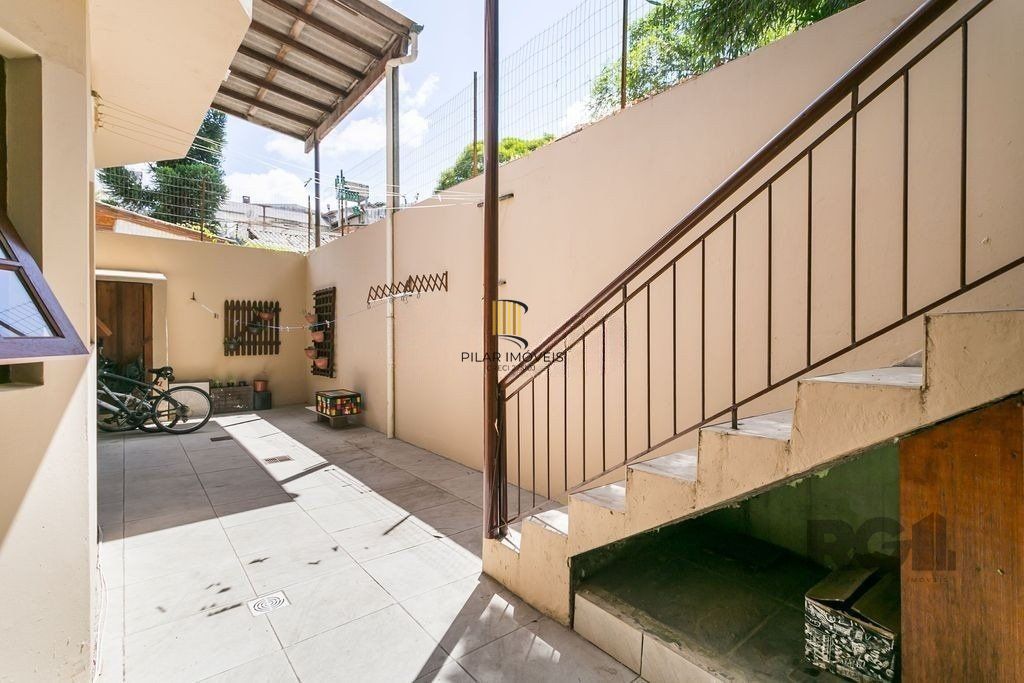 Casa 5 dormitórios no bairro Cristal