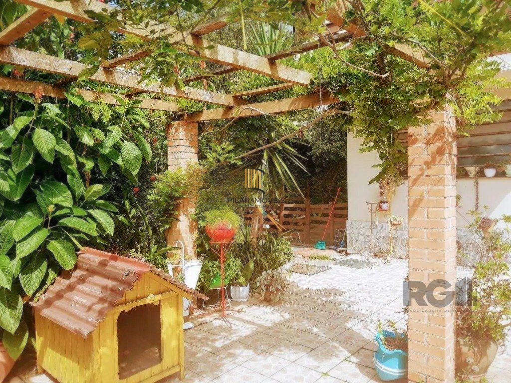 Casa com 3 dormitórios no bairro Tristeza