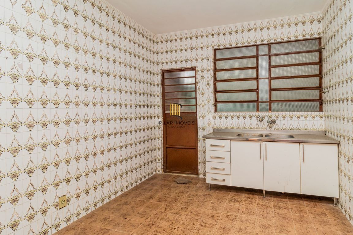 Casa de 4 dormitorios à venda Avenida Tramandaí, Ipanema - Porto Alegre