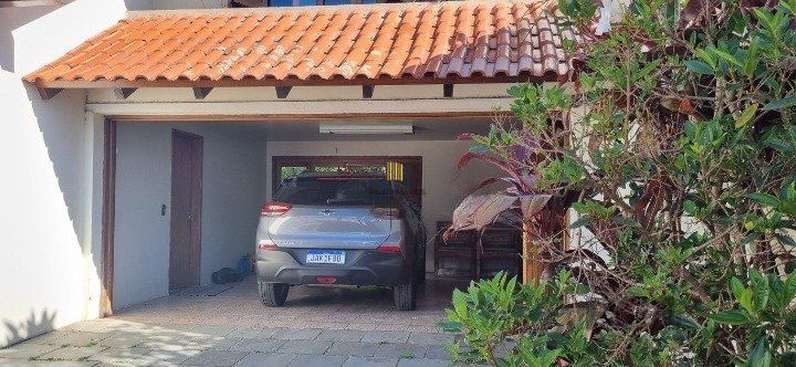 Casa 4 dormitórios no bairro Teresópolis