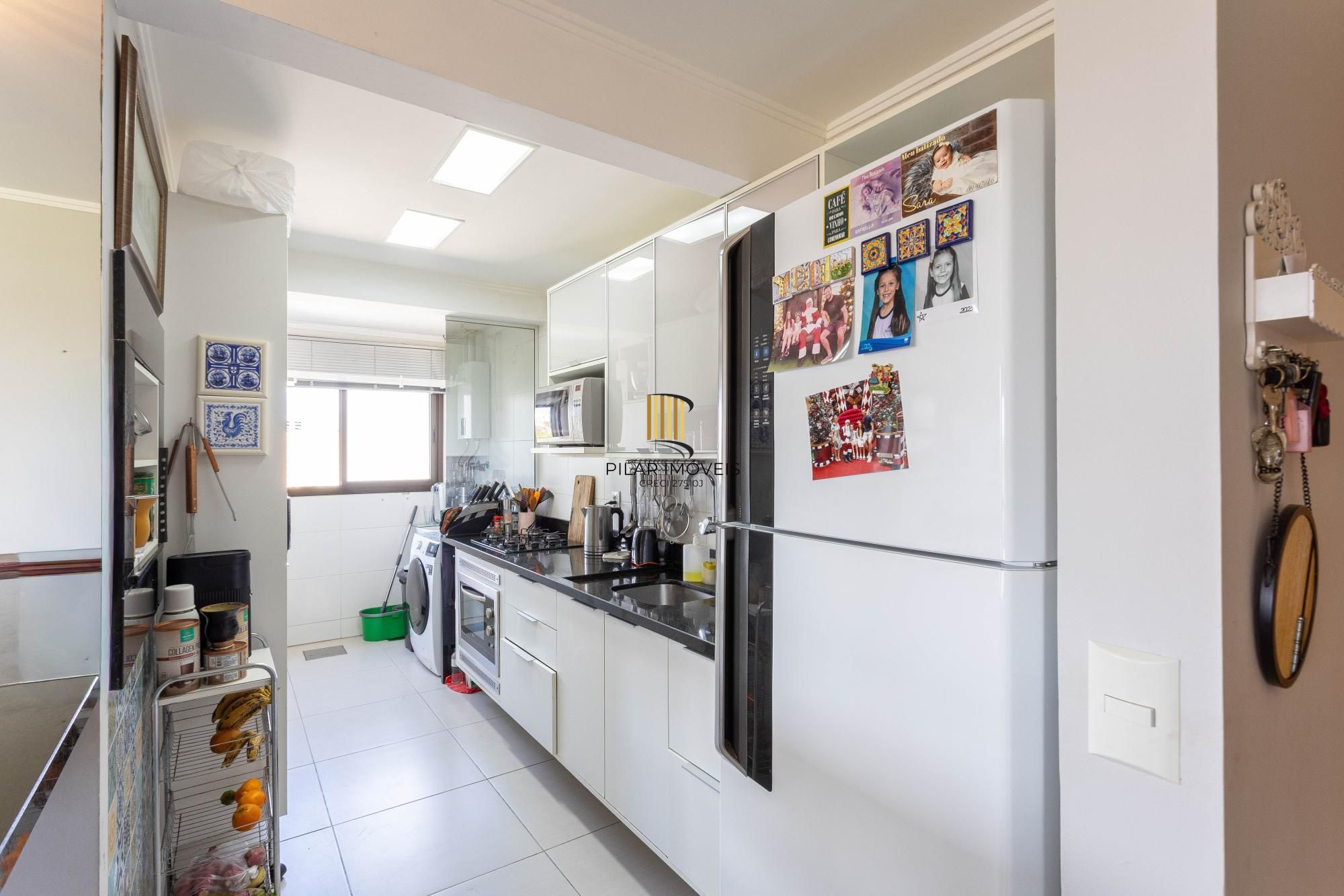 Apartamento à Venda com 2 Dormitórios (1 Suíte) e 2 Vagas Cobertas - Vila Ipiranga, Porto Alegre/RS