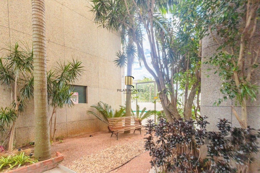 Apartamento 2 dormitórios  com 1 vaga no bairro Teresópolis em Porto Alegre