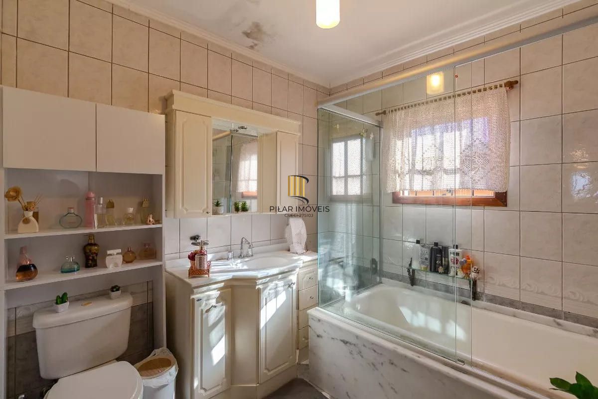 Casa de condomínio à venda com 258m², 3 quartos e 2 vagas