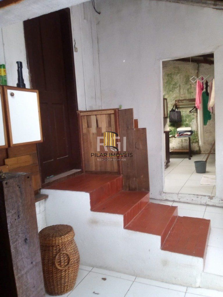 Casa para Venda - 300m², 2 dormitórios, 3 vagas - Teresópolis