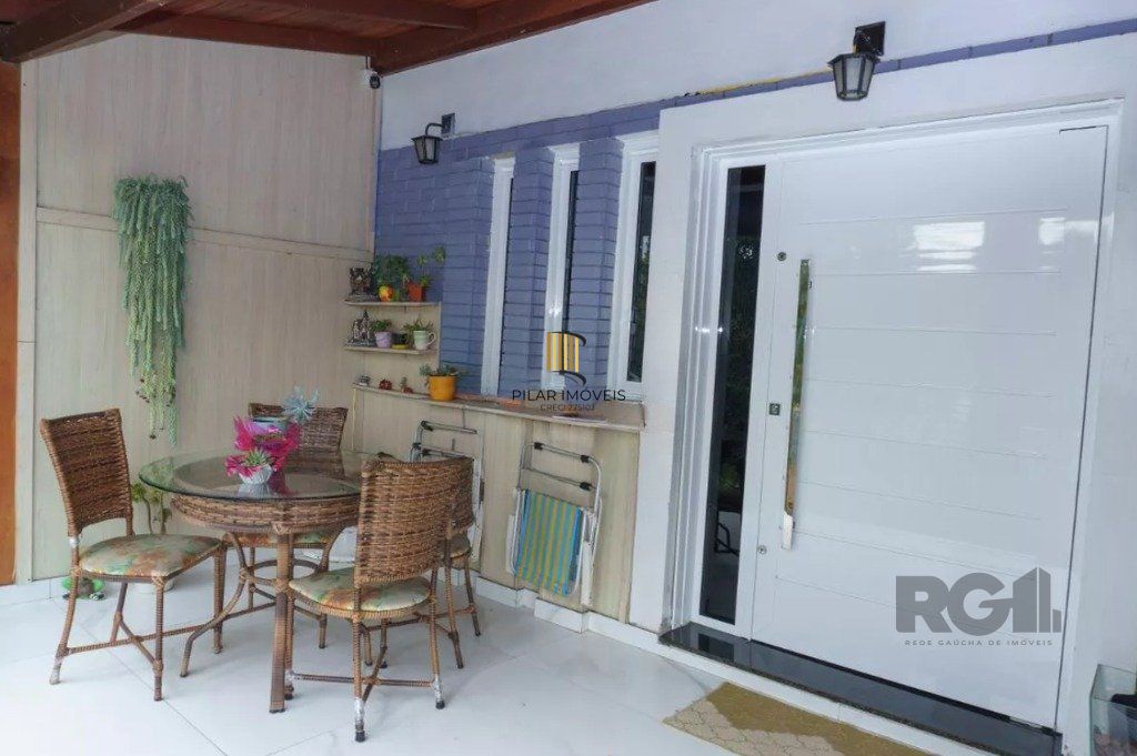 Casa 164m², 3 dormitórios, 3 vagas no bairro Jardim Carvalho