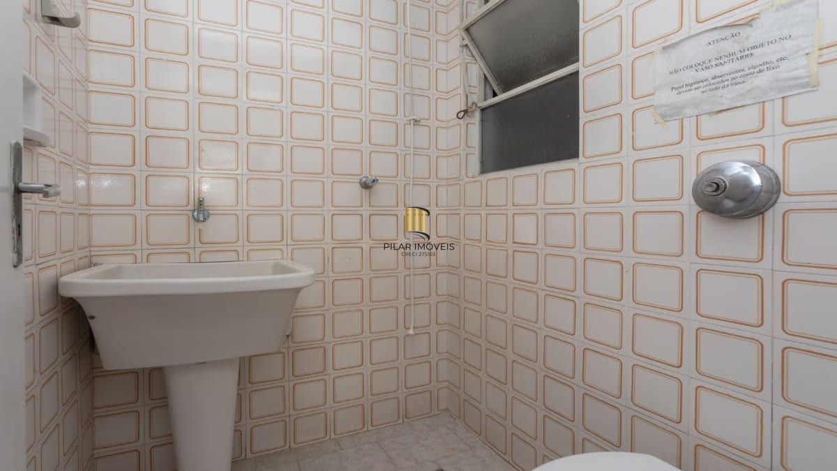 Apartamento de 2 dormitórios à venda em Petrópolis, Porto Alegre.