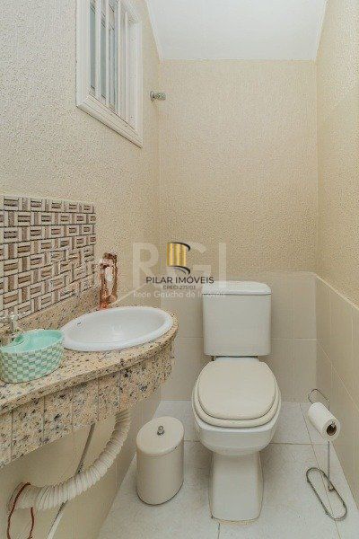 Casa para Venda - 137m², 3 dormitórios, sendo 3 suites, 2 vagas - Hípica