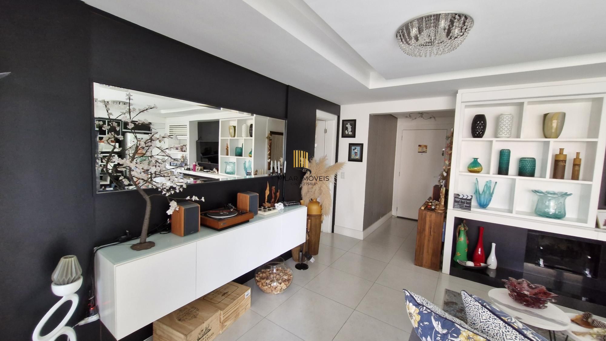 Apartamento mobiliado no Central Parque, 3 dormitorios sendo 1 suíte, banheiro social, lavabo, 114,00m² área privativa, 2 garagens