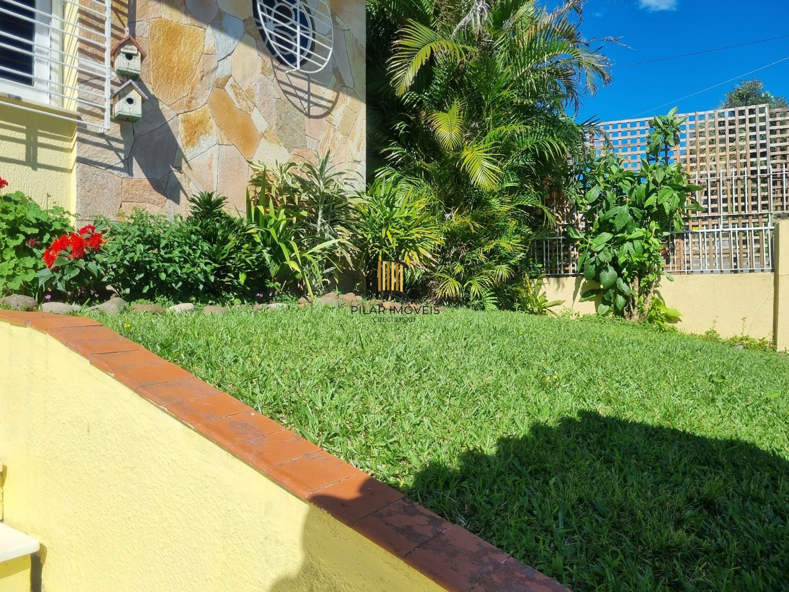 Casa Térrea 280 m²  em Teresópolis – 4 Dorms, Escritório e Edícula