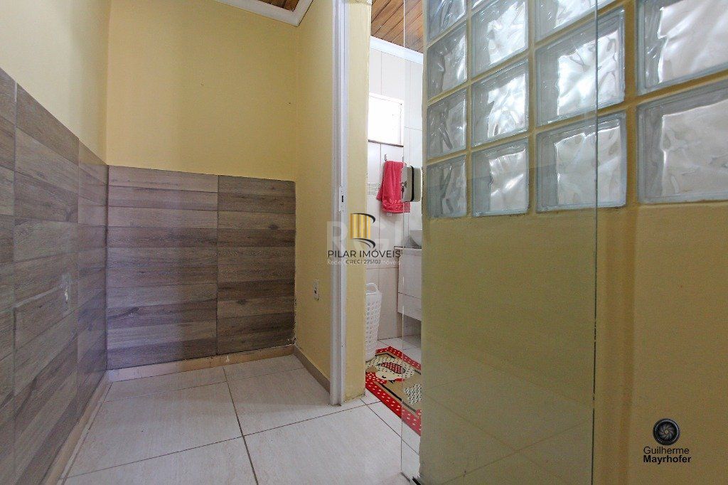 Casa para Venda - 300m², 6 dormitórios, sendo 1 suites, 3 vagas - Menino Deus