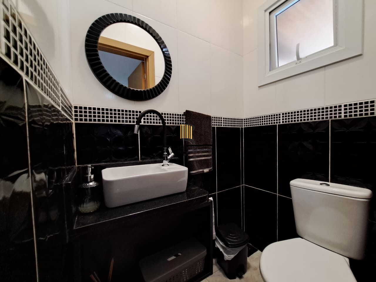 Casa com 04 dormitórios e piscina na praia de Imbé/ RS.