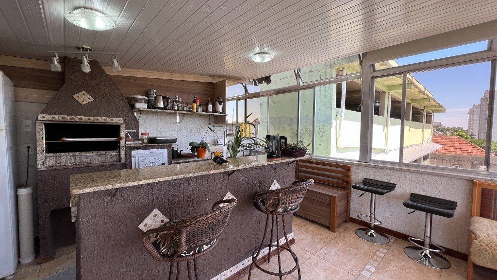 Cobertura para Venda - 211m², 3 dormitórios, sendo 1 suites, 2 vagas - Jardim Lindóia