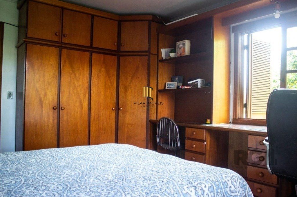 Casa 298m² - 4 dormitórios, 3 vagas na Zona Norte