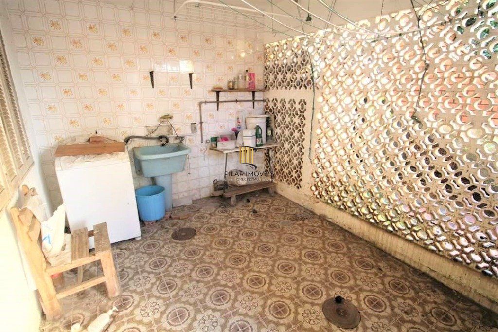 Casa para Venda - 287m², 3 dormitórios, sendo 2 suites, 4 vagas - Nonoai