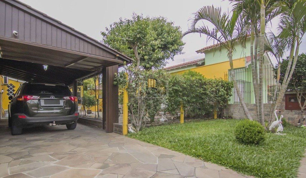 Casa para Venda - 252m², 3 dormitórios, sendo 1 suites, 3 vagas - Parque Santa Fé