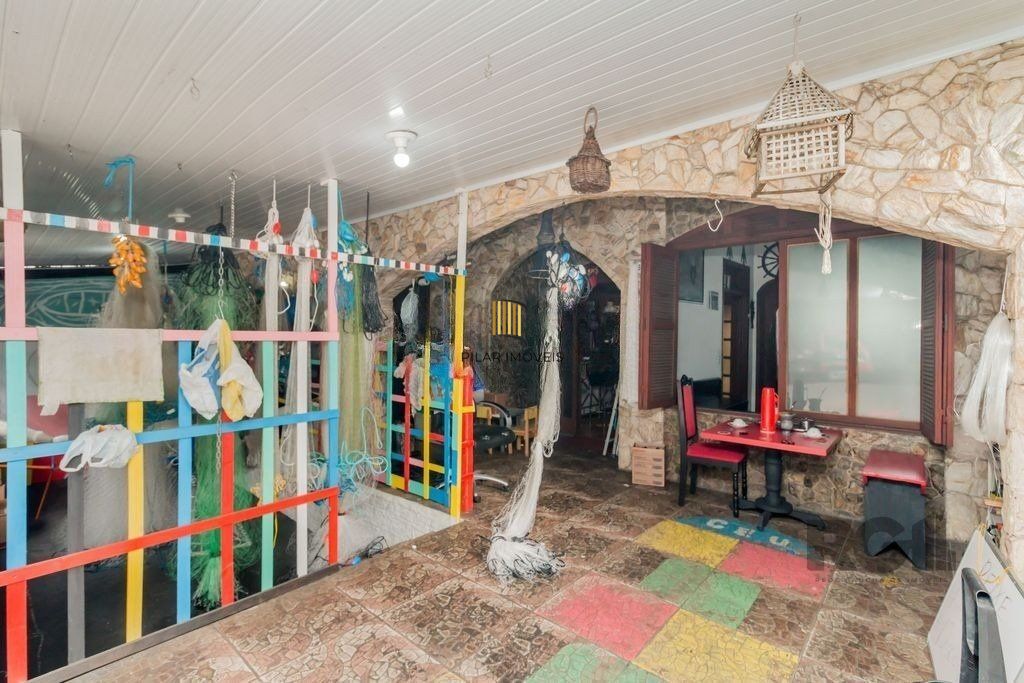 Casa de 2 dormitórios, no bairro Bom Jesus