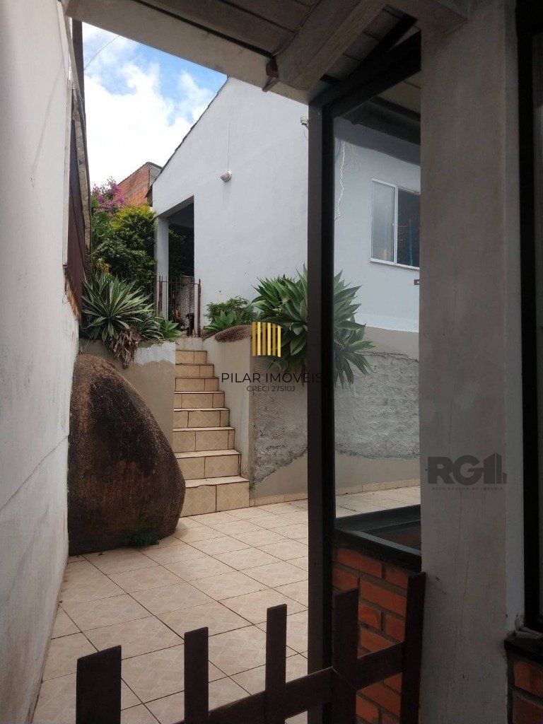 Casa com 3 dormitórios no bairro Ipanema