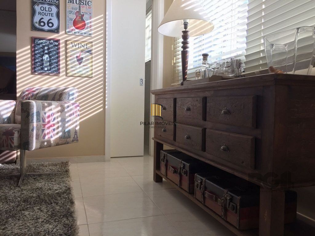 Amplo apartamento duplex com 2 dormitórios e 1 vaga de garagem.