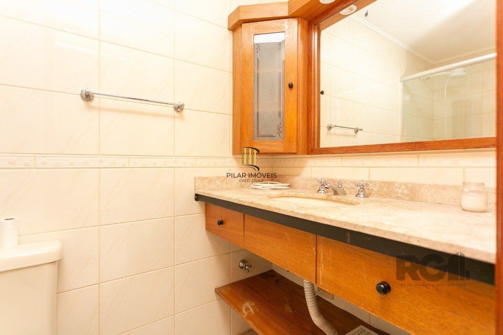 Casa com 5 dormitórios no bairro Jardim Carvalho