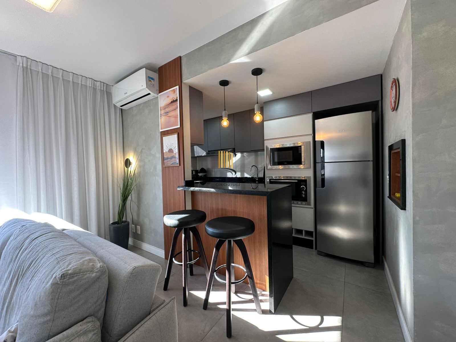Apartamento Mobiliado e Reformado com Closet, Churrasqueira e Infraestrutura Completa no Centro de Porto Alegre