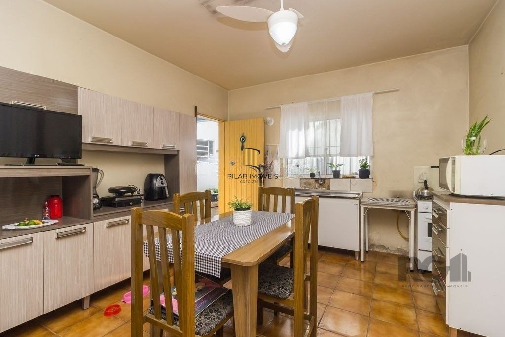 Casa de 3 dormitórios, bairro Sarandi