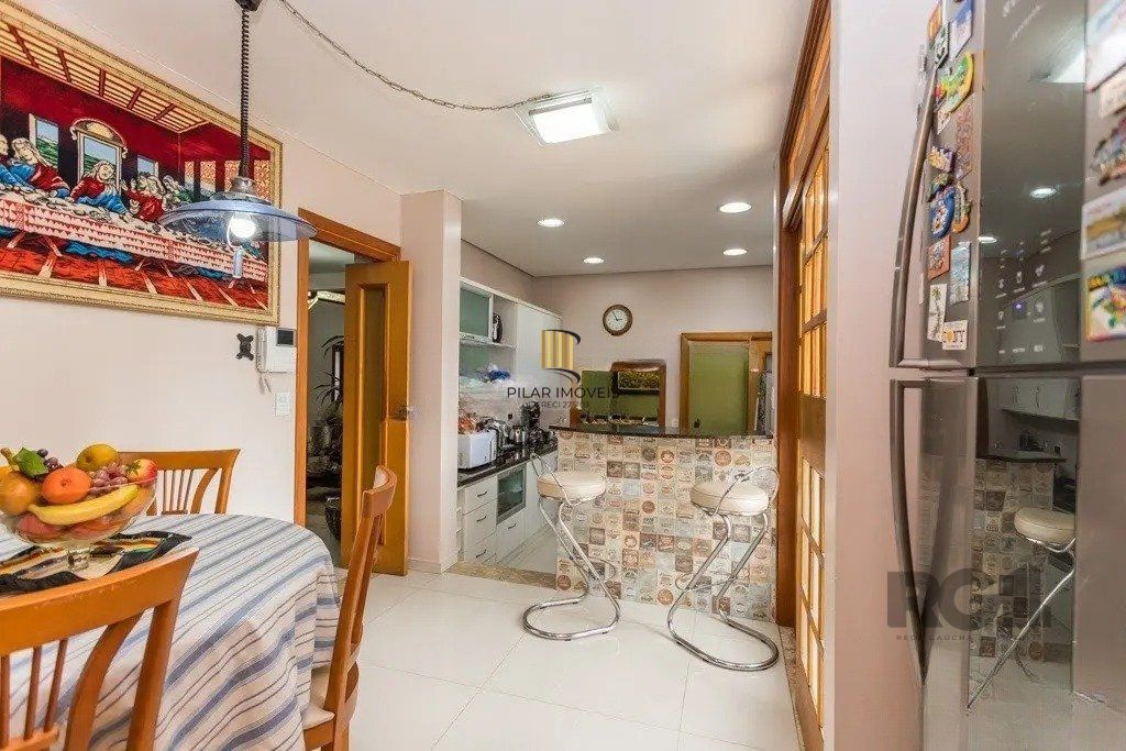 Casa com 3 dormitórios no bairro Jardim Lindóia