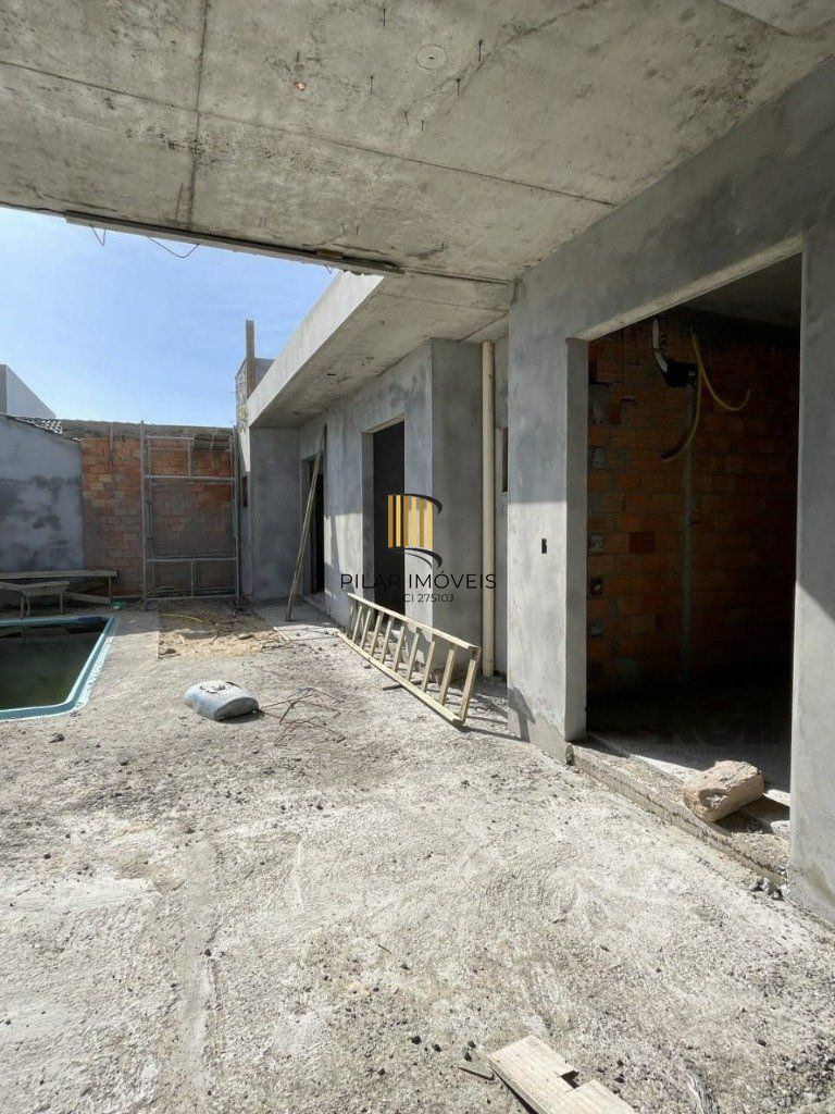 Casa 3 dormitórios no bairro Rosa do Mar