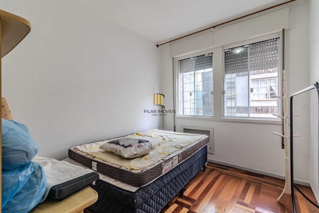 Apartamento 2 dormitórios no Centro Histórico