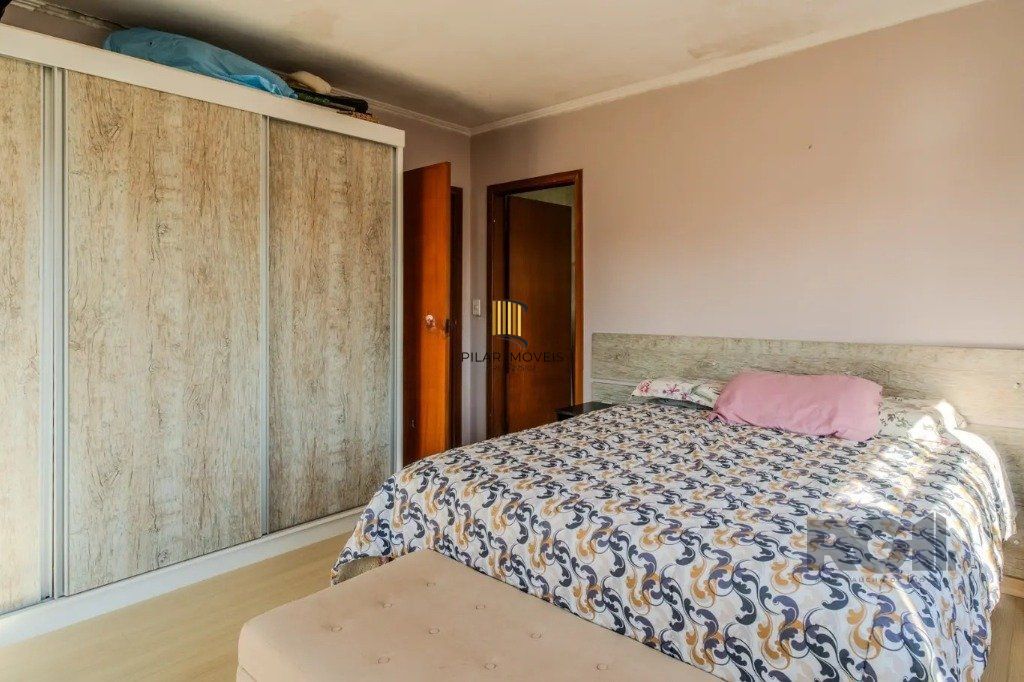 Casa de 3 dormitórios no bairro Nonoai