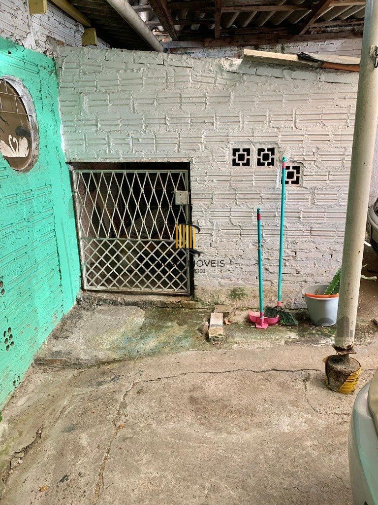 Casa 3 dormitórios no bairro Glória