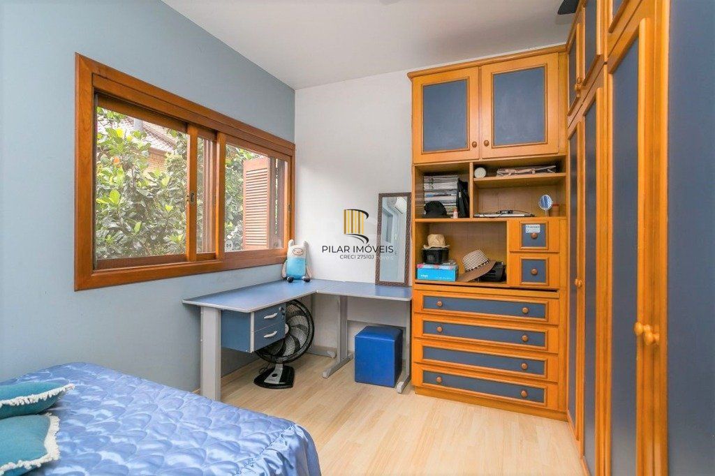 Casa para Venda - 279m², 3 dormitórios, sendo 1 suites, 4 vagas - Teresópolis
