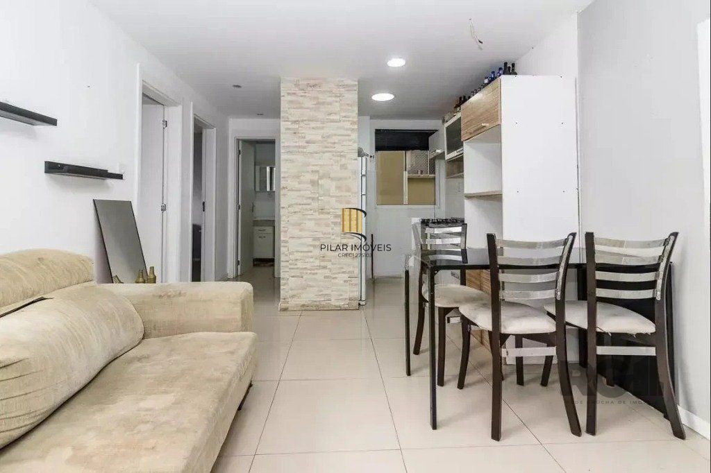 Apartamento de 2 dormitórios de 42m², no bairro Glória