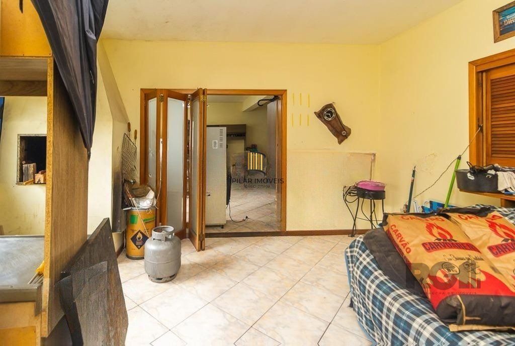 Casa 3 dormitórios no bairro Glória