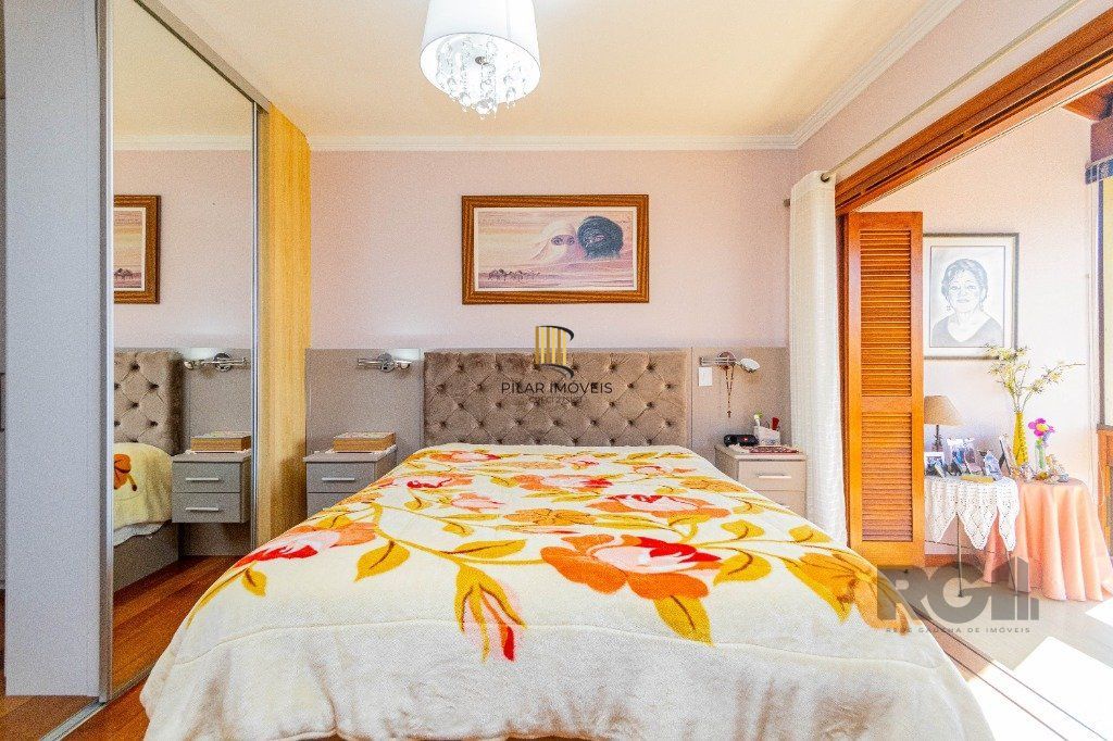 Casa de 4 dormitórios 304m² no bairro Jardim Lindóia
