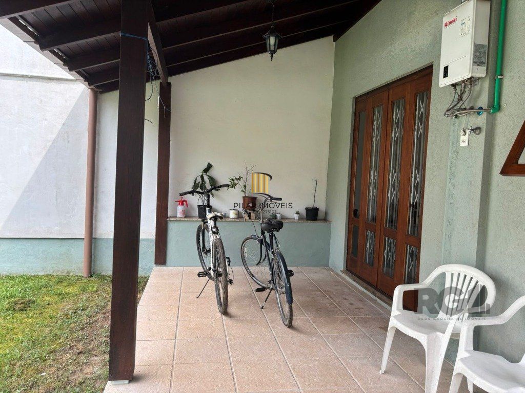 Casa 4 dormitórios no bairro Teresópolis