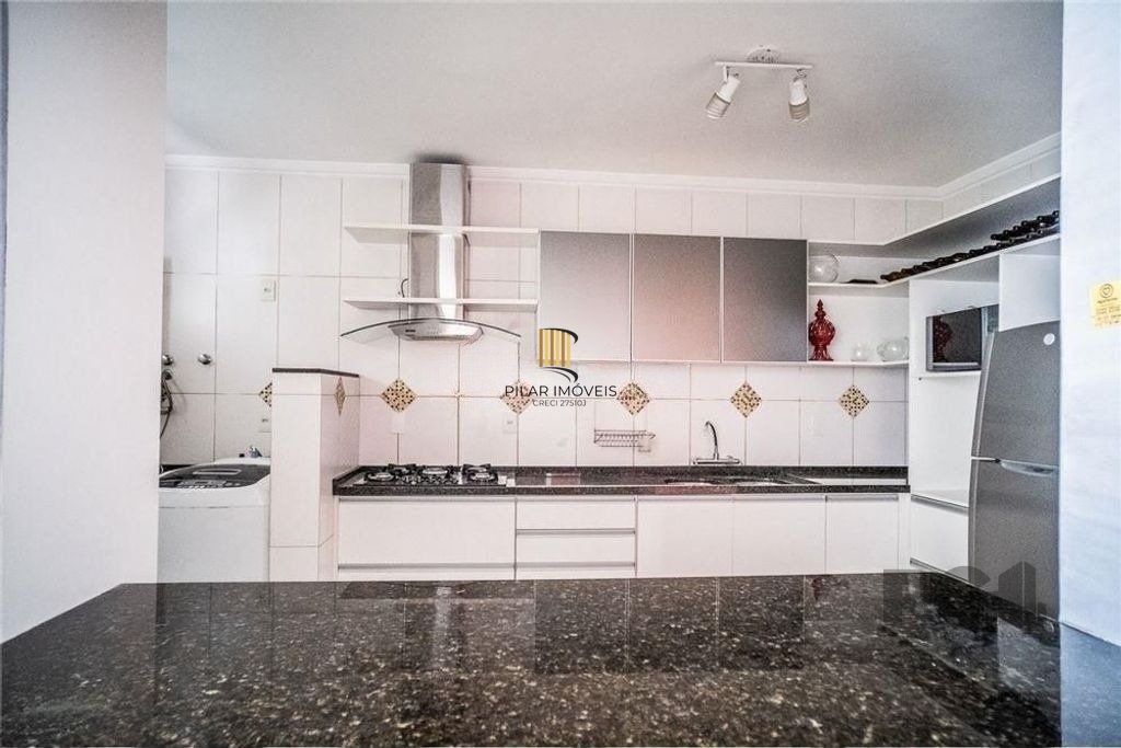 Excelente cobertura de 255m² com 3 dormitórios e 2 vagas.