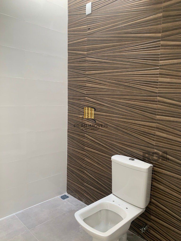 Excelente sobrado de 150m² com 4 dormitórios e 2 vagas.