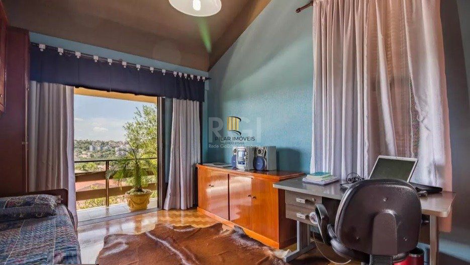 Casa para Venda - 294.4m², 4 dormitórios, sendo 2 suites, 2 vagas - Nonoai