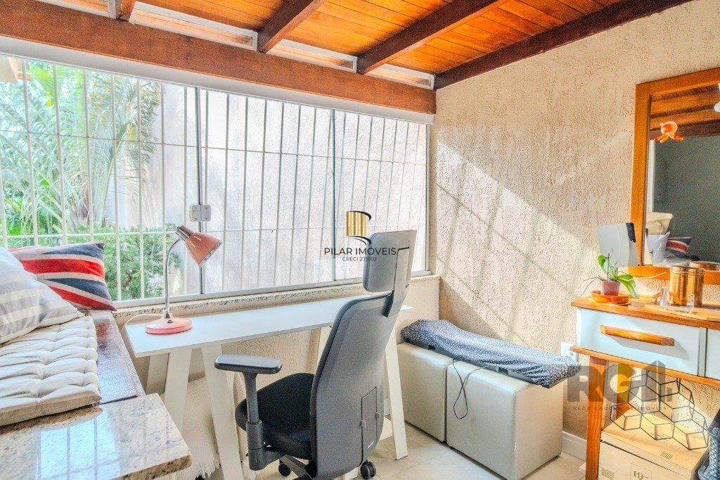 Casa 3 dormitórios no bairro Medianeira