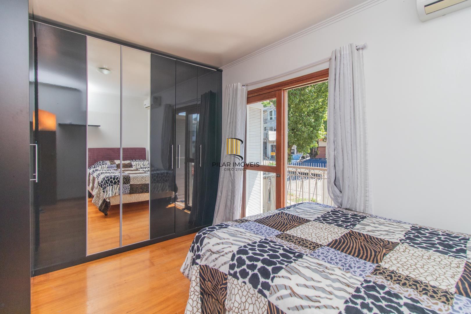 Apartamento de 2 dormitórios á venda no Bairro Teresópolis - Porto Alegre.